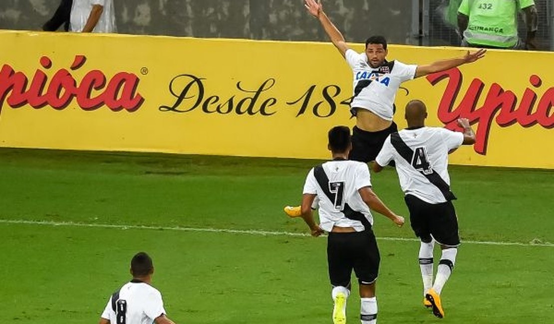 Vasco vence Botafogo novamente e conquista título Carioca