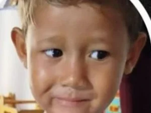 Avó de menino morto em incêndio pode pegar pena de 4 a 12 anos por abandono de incapaz