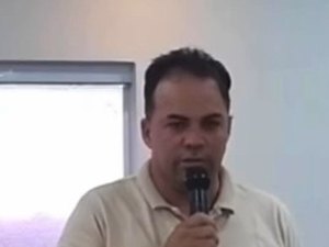 [Vídeo] Vereador esquece trecho do ‘Pai-Nosso’ durante sessão ordinária e viraliza