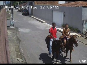 Polícia divulga imagens de dupla que usa cavalos para realizar assaltos