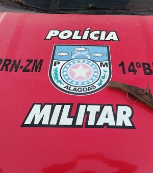 Suspeito de tentativa de feminicídio é preso com espingarda em Joaquim Gomes