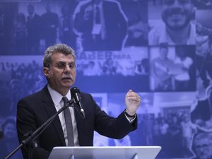 Jucá nega que PMDB vá retaliar parlamentares que votarem contra o governo