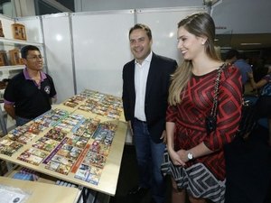 Governo e Ufal abrem VII Bienal do Livro em noite de música e poesia