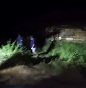 Van com passageiros capota após falha mecânica e deixa feridos em Atalaia