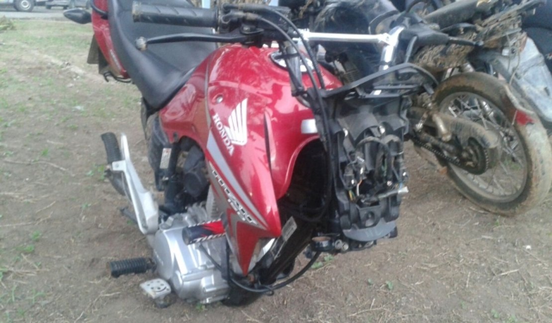 Moto roubada de mototaxista é encontrada na zona rural de Lagoa da Canoa