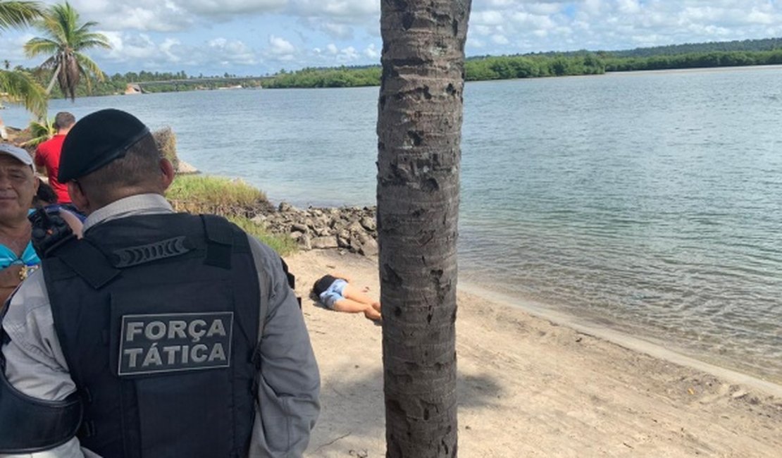 Corpo de mulher é encontrado por moradores às margens da Lagoa Manguaba