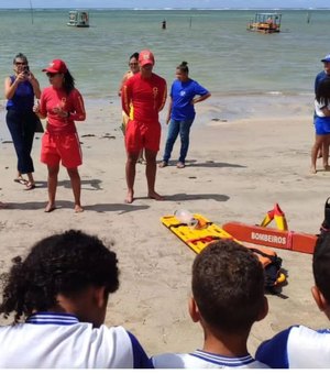 Bombeiros realizam simulado de salvamento aquático em Porto de Pedras