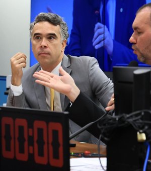 “Lei que impõe limite aos juros do cartão de crédito, desafoga o orçamento familiar”, afirma Rafael Brito