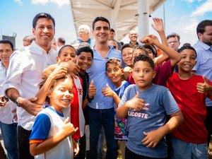 JHC inaugura terminal do Rosane Collor e anuncia reforma de abrigos por toda cidade