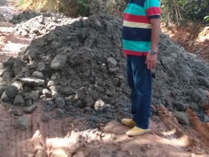Prefeitura investe na melhoria de estradas de Joaquim Gomes