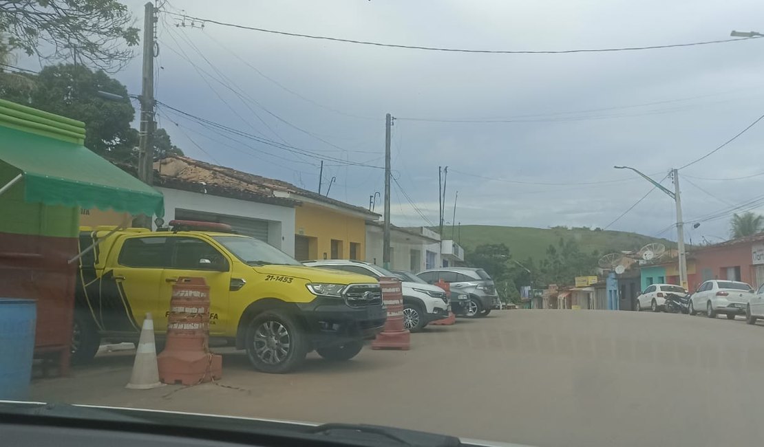 Polícia flagra criança dirigindo carro em Jundiá