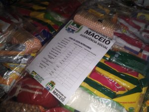 Entidades socioassistenciais entregam cestas nutricionais a usuários