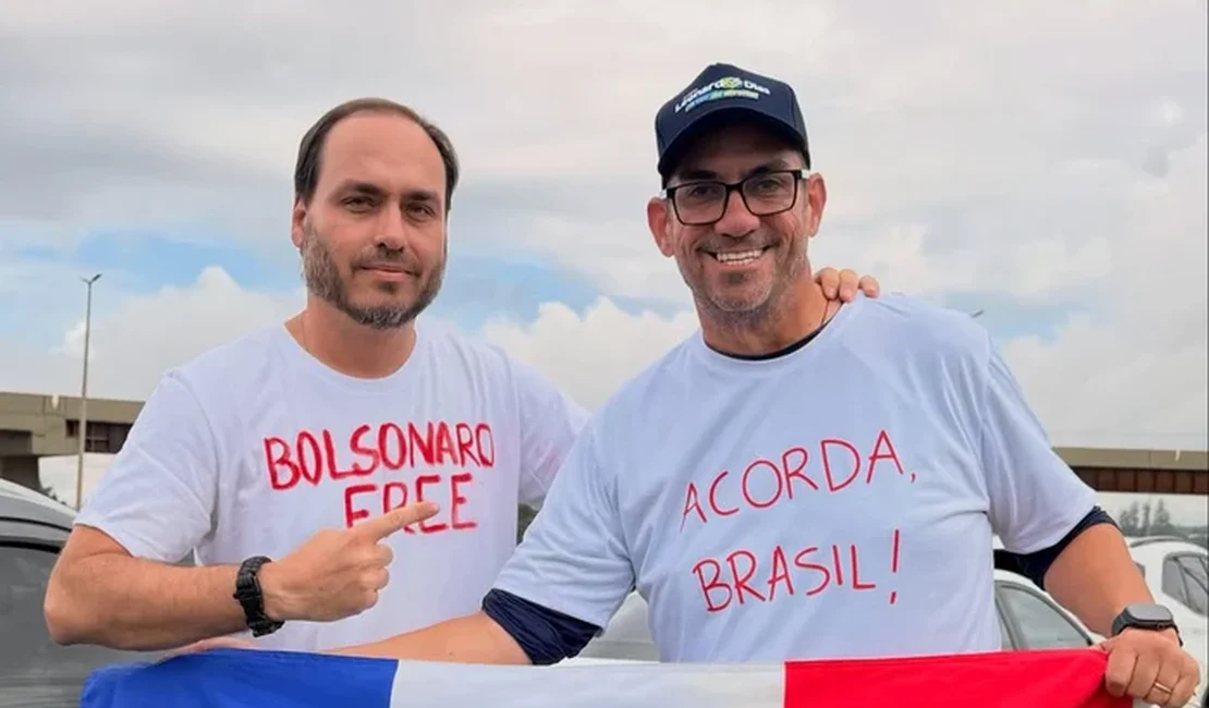 Carlos Bolsonaro reafirma apoio da família Bolsonaro a Leonardo Dias em Alagoas