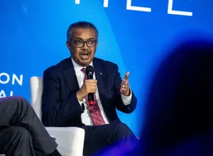 Fórum Econômico Mundial tem painel para discutir plano contra 'doença X', 20 vezes mais letal do que a covid