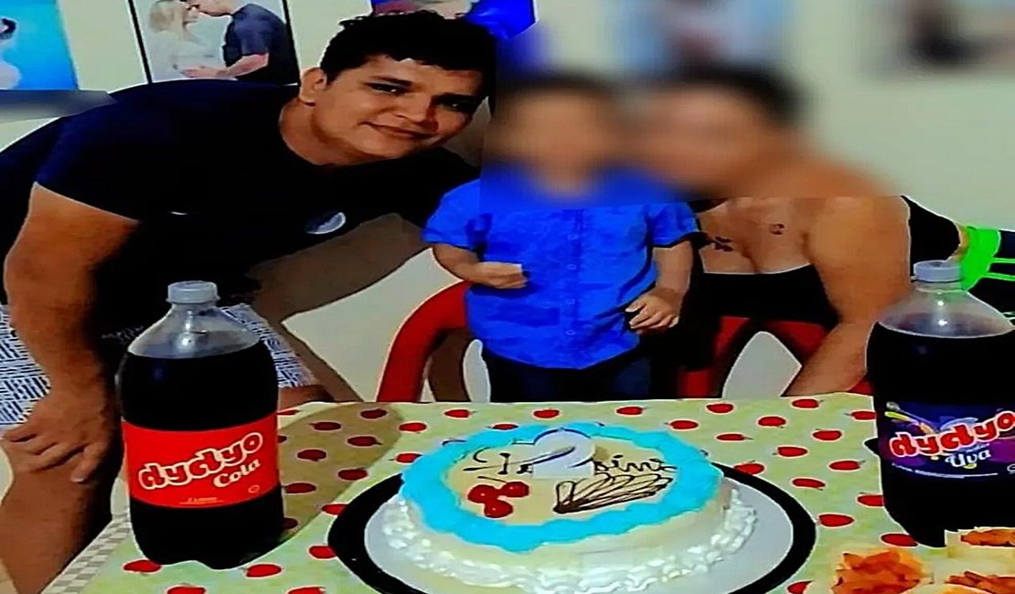 Pai é demitido após foto com refrigerante rival na festa do filho de 2 anos