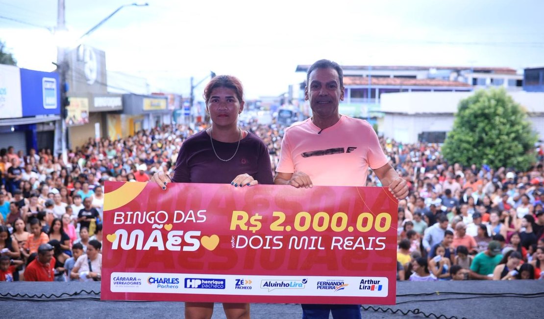 São Sebastião realiza Bingo das Mães com praça lotada e diversos prêmios