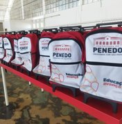 Estudantes da Rede Municipal de Penedo recebem kit escolar