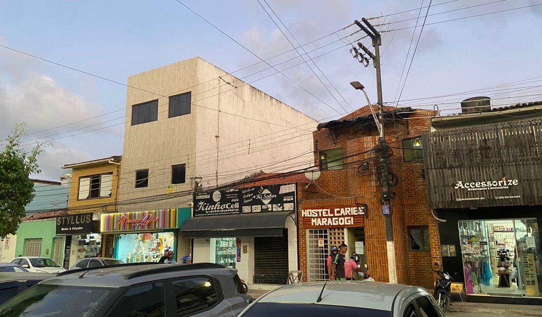 Explosões em fiação de poste assustam moradores no Centro de Maragogi