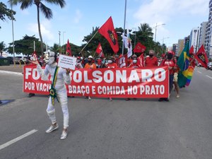 Manifestantes vão às ruas em ato contra Bolsonaro em Maceió e Arapiraca