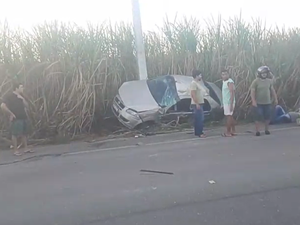 Idoso sai ileso após grave capotamento na Avenida Cachoeira do Meirim