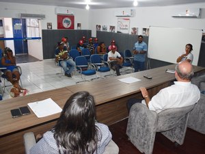 Iteral recebe lideranças de movimentos rurais e discute concessão de terras