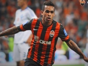 Alex Teixeira assinará com time chinês por R$ 197 mi