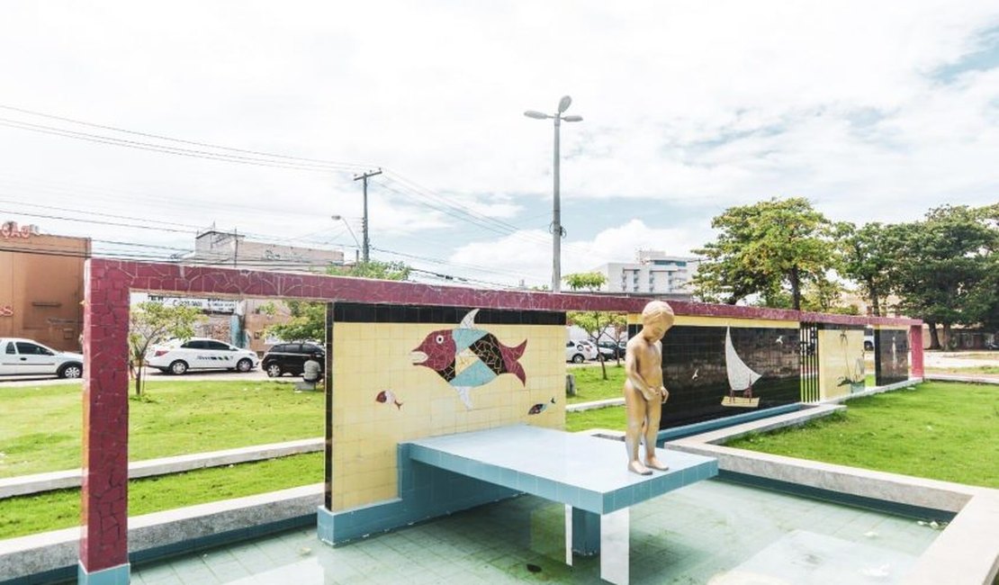 'Mijãozinho' da Praça Sinimbu é recolocado no chafariz