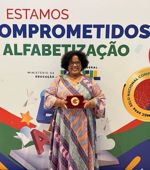 Japaratinga recebe Selo Ouro de compromisso nacional com a alfabetização