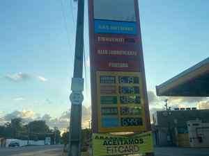 Preço da gasolina comum em Maragogi varia entre R$ 6,19 e R$ 6,45