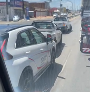 [Vídeo] Engavetamento envolvendo três carros é registrado no bairro Baixa Grande, em Arapiraca