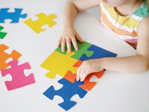 Clínica demite terapeuta ocupacional após agressão contra criança com autismo em Maceió