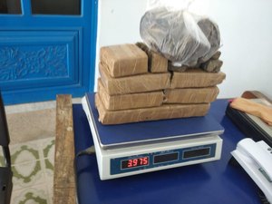 Homem é preso após esconder 12,5 kg de maconha na casa da namorada em Maceió