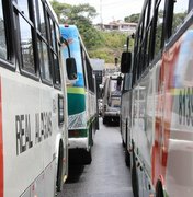 Homem é espancado por passageiros ao tentar assaltar transporte coletivo