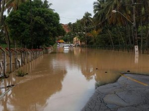 Chuvas em Maceió: SMTT orienta vias alternativas à Avenida Pierre Chalita