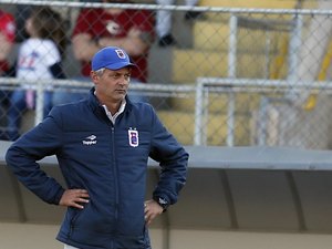 Acusado de agressão, Paraná demite técnico Lisca antes de jogo decisivo