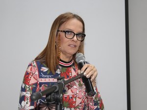 Vereadora é contra gasto de quase R$ 3 milhões para compra de equipamentos