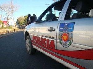  Fábrica é fechada pela PM e Vigilância Sanitária em Penedo 