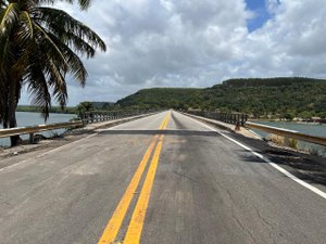 Problema com buraco na cabeceira da ponte sobre o Rio São Miguel é resolvido