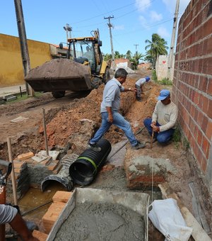 Obras de drenagem e pavimentação avançam na Massagueira
