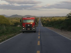 Mortes em rodovias alagoanas no feriado caíram, diz PRF