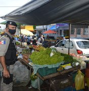 Mulher é esfaqueada após discussão em feirinha no Jacintinho, em Maceió