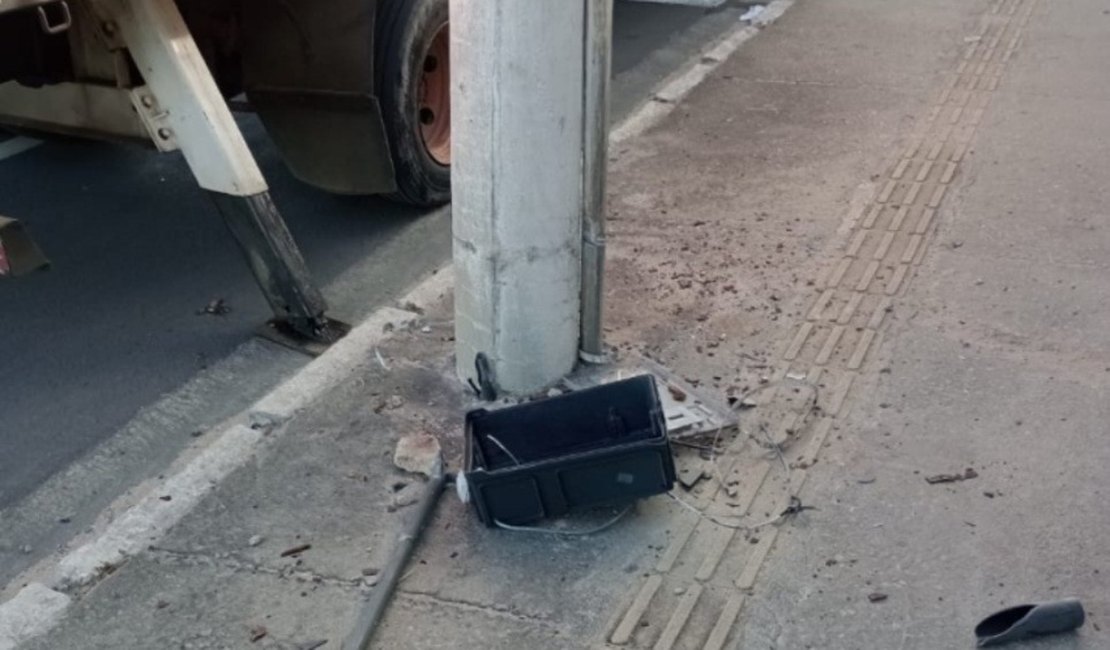 Vandalismo e furtos deixam Avenida Assis Chateaubriand sem iluminação pública