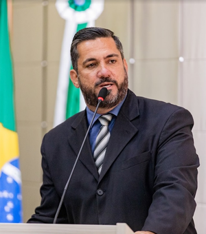 Leonardo Dias apresenta projeto para instituir política de atenção integral às pessoas com doenças raras, em Maceió