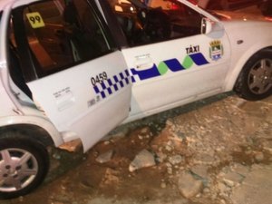 Policiais recuperam táxi após perseguição em Maceió