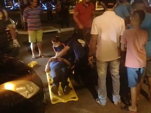 Colisão entre um carro e uma cinquentinha deixa casal ferido em Arapiraca