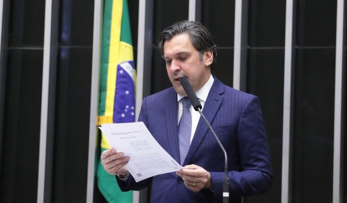 Isnaldo Bulhões ‘segura’ votação do orçamento para incluir tributação sobre bets e fintechs