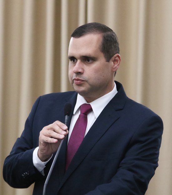 Silêncio dos Pereira movimenta bastidores e amplia dúvidas sobre disputa pelo Governo de Alagoas