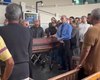 Corpo de policial civil morto dentro de viatura é enterrado sob comoção em Sergipe