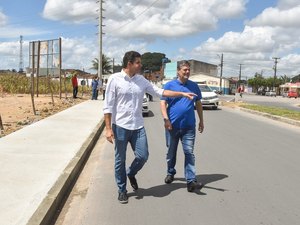 Nova Maceió: Prefeito vistoria Av. Humberto Gomes de Barros