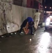 [Vídeo] RP flagra briga de homens em rua movimentada de Rio Largo